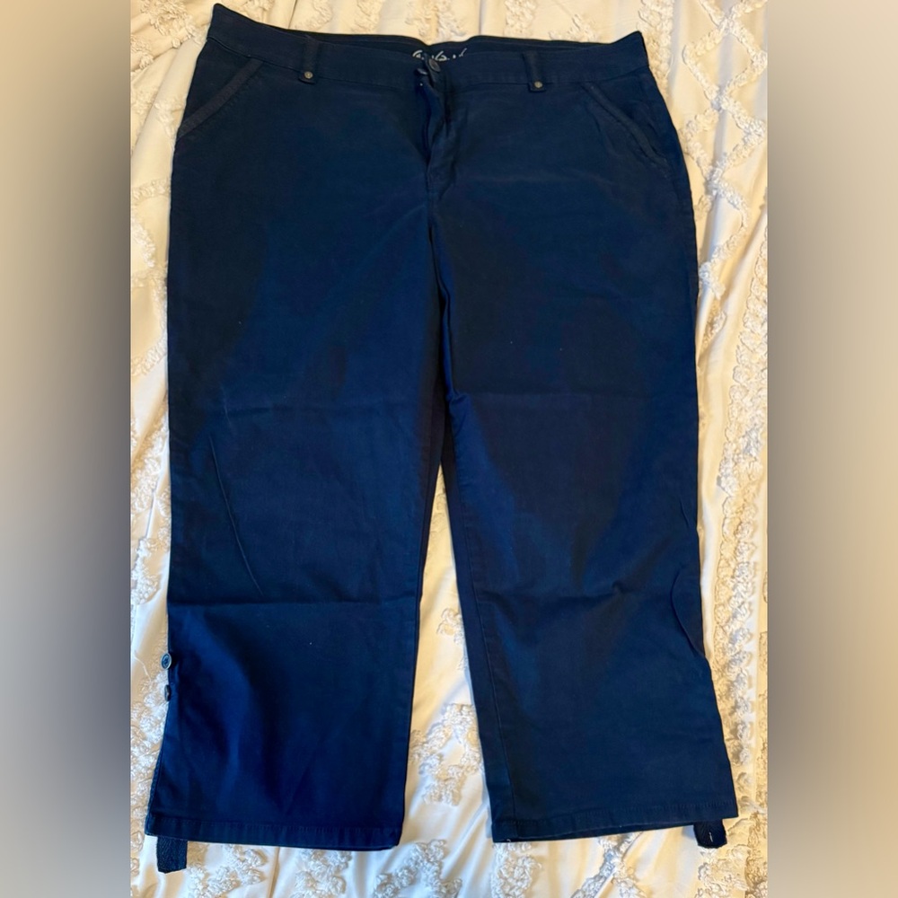 Gloria Vanderbilt women’s capri pants